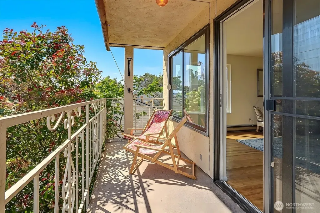 2625 13th Avenue W Seattle WA 98119