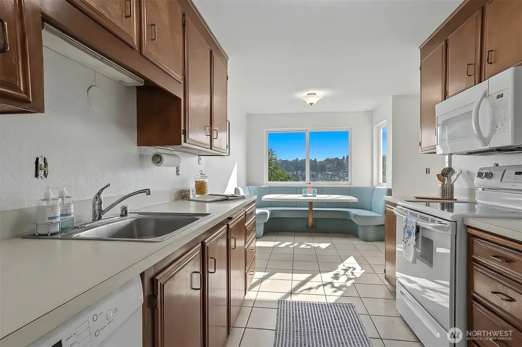2625 13th Avenue W Seattle WA 98119