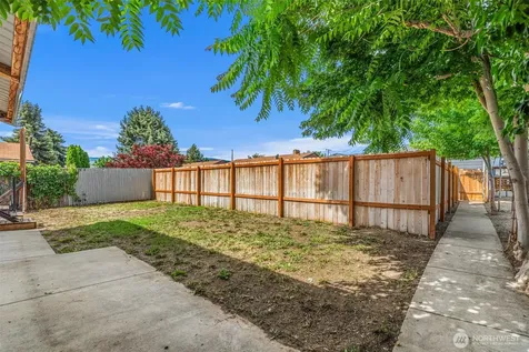 1219 N Ashland East Wenatchee WA 98802