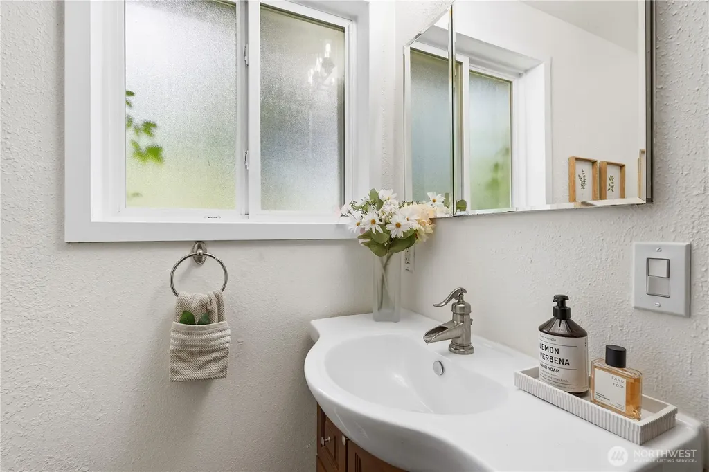 12019 NE 136th Pl Place Kirkland WA 98034