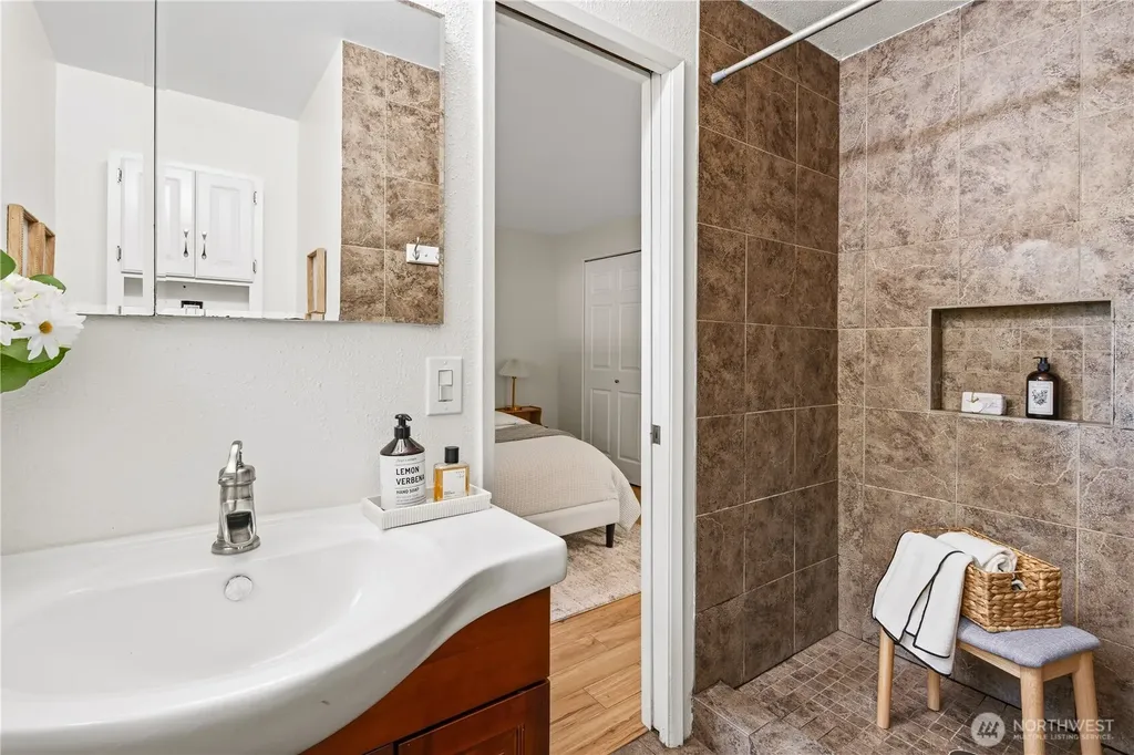 12019 NE 136th Pl Place Kirkland WA 98034