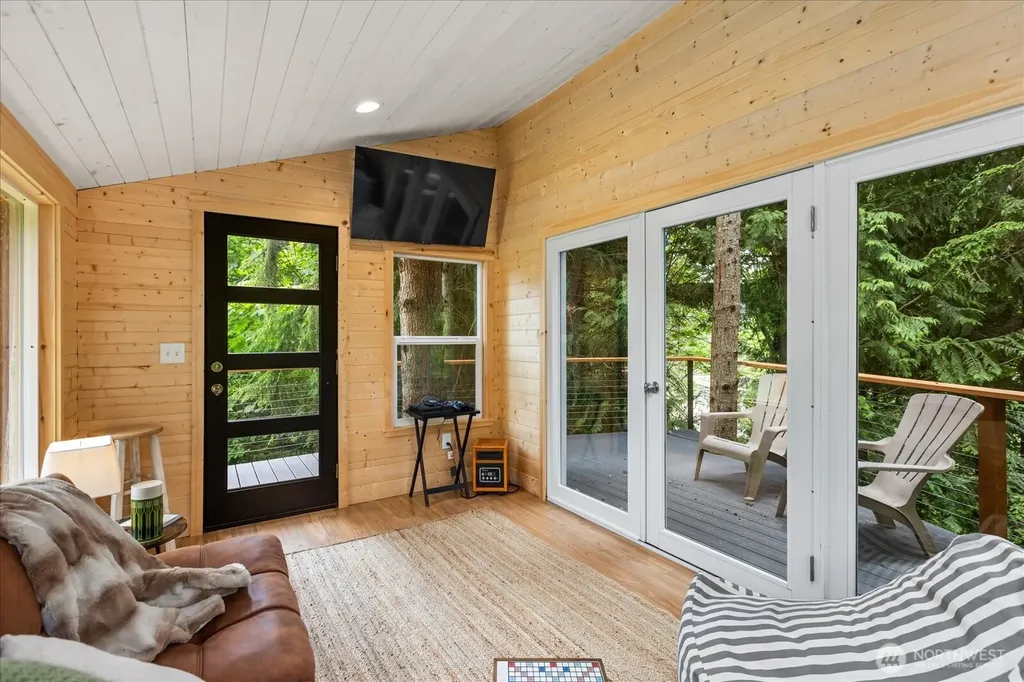 27346 Lake Cavanaugh Road Mount Vernon WA 98274