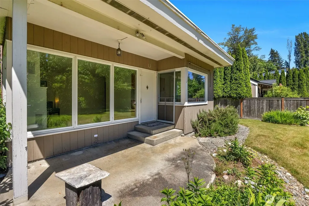 8833 NE Bothell Way Kenmore WA 98028
