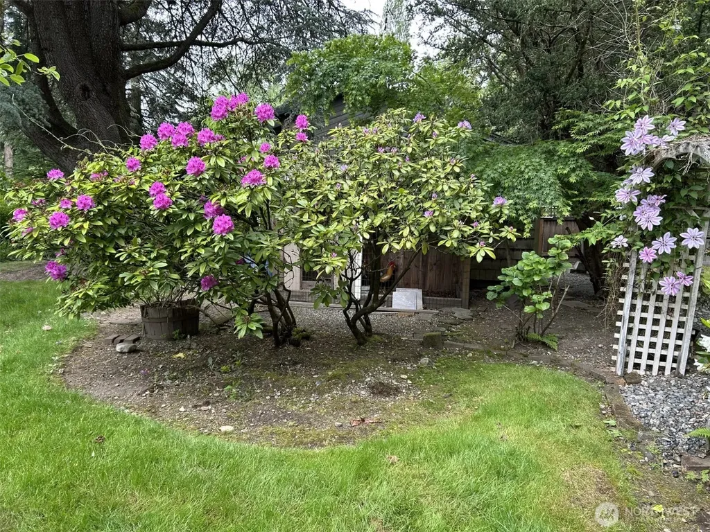 8833 NE Bothell Way Kenmore WA 98028