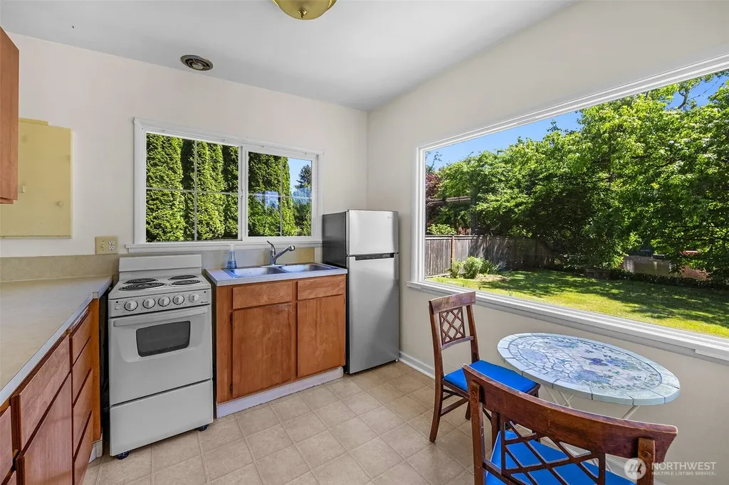 8833 NE Bothell Way Kenmore WA 98028