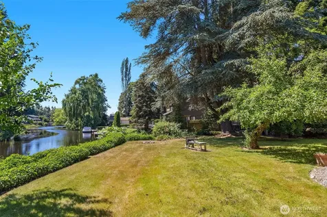 8833 NE Bothell Way Kenmore WA 98028