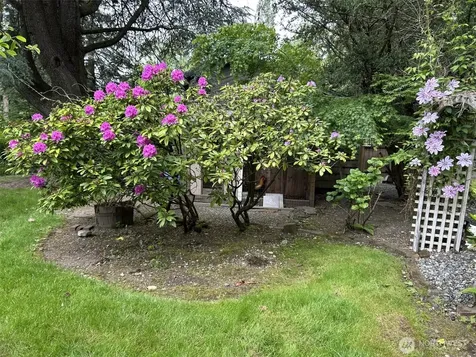 8833 NE Bothell Way Kenmore WA 98028