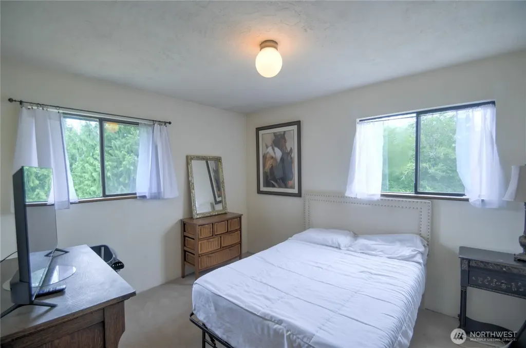 5283 SE Lynch Road Shelton WA 98584