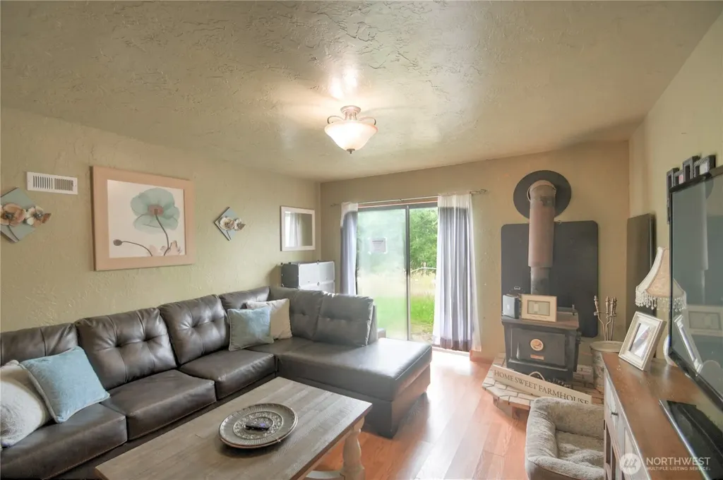 5283 SE Lynch Road Shelton WA 98584