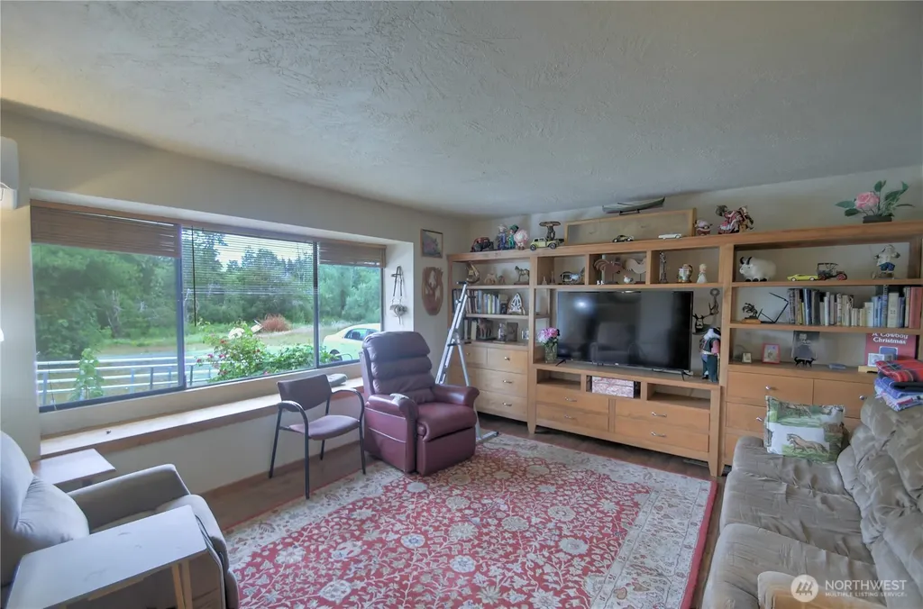 5283 SE Lynch Road Shelton WA 98584