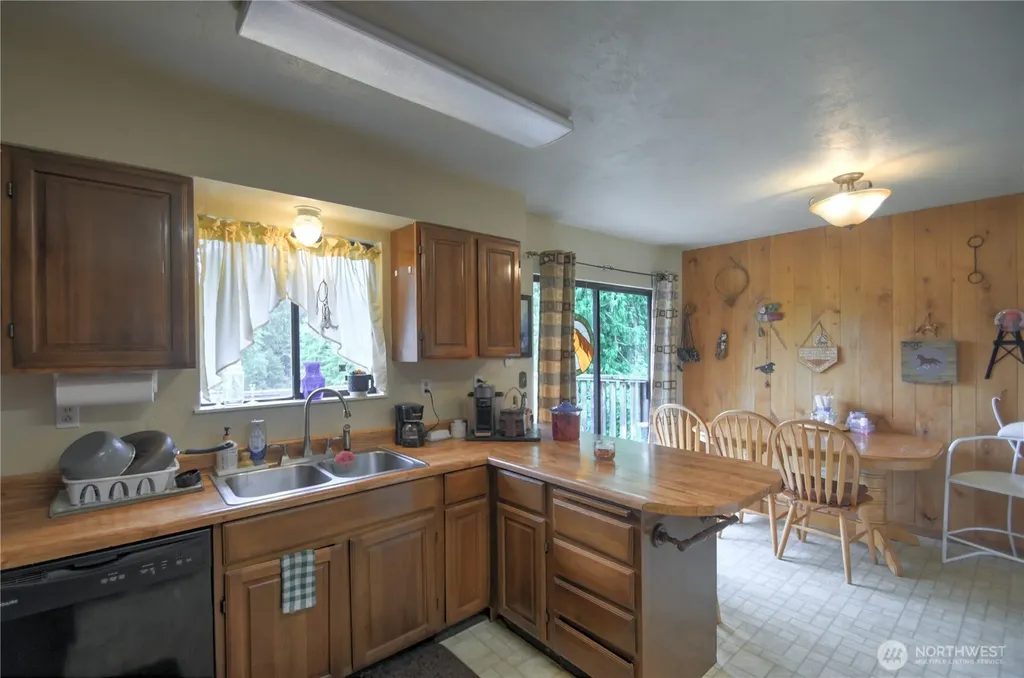 5283 SE Lynch Road Shelton WA 98584