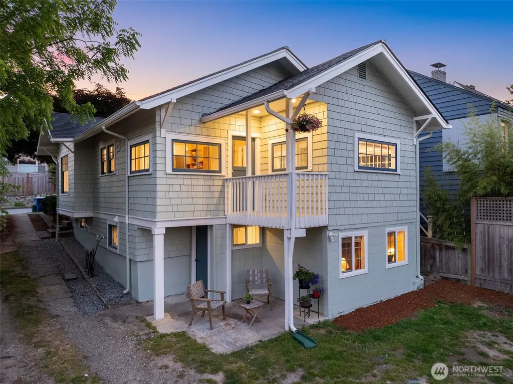 5704 35th Ave NE Seattle WA 98105
