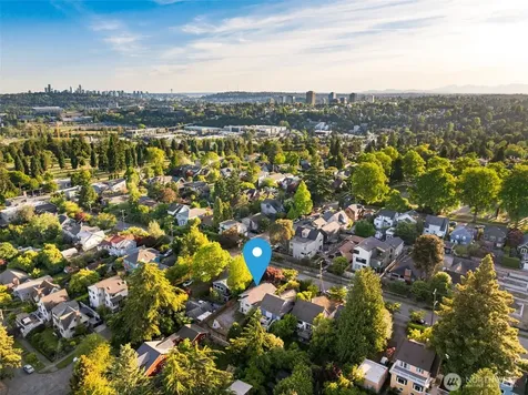 5704 35th Ave NE Seattle WA 98105