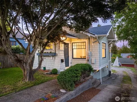 5704 35th Ave NE Seattle WA 98105