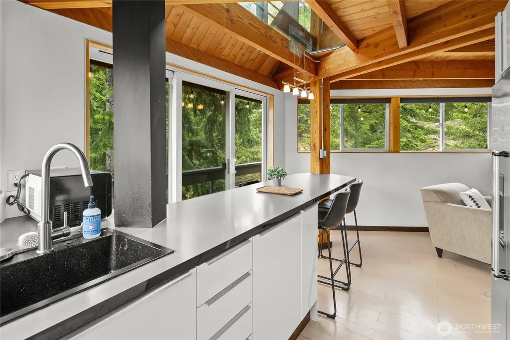861 Via Kachess Road Easton WA 98925