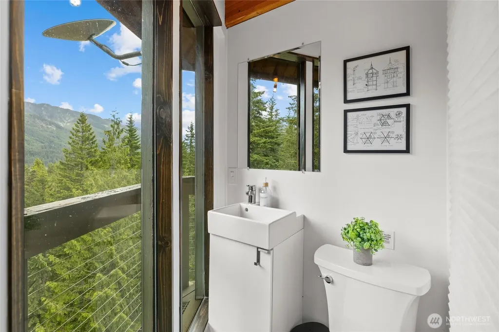 861 Via Kachess Road Easton WA 98925