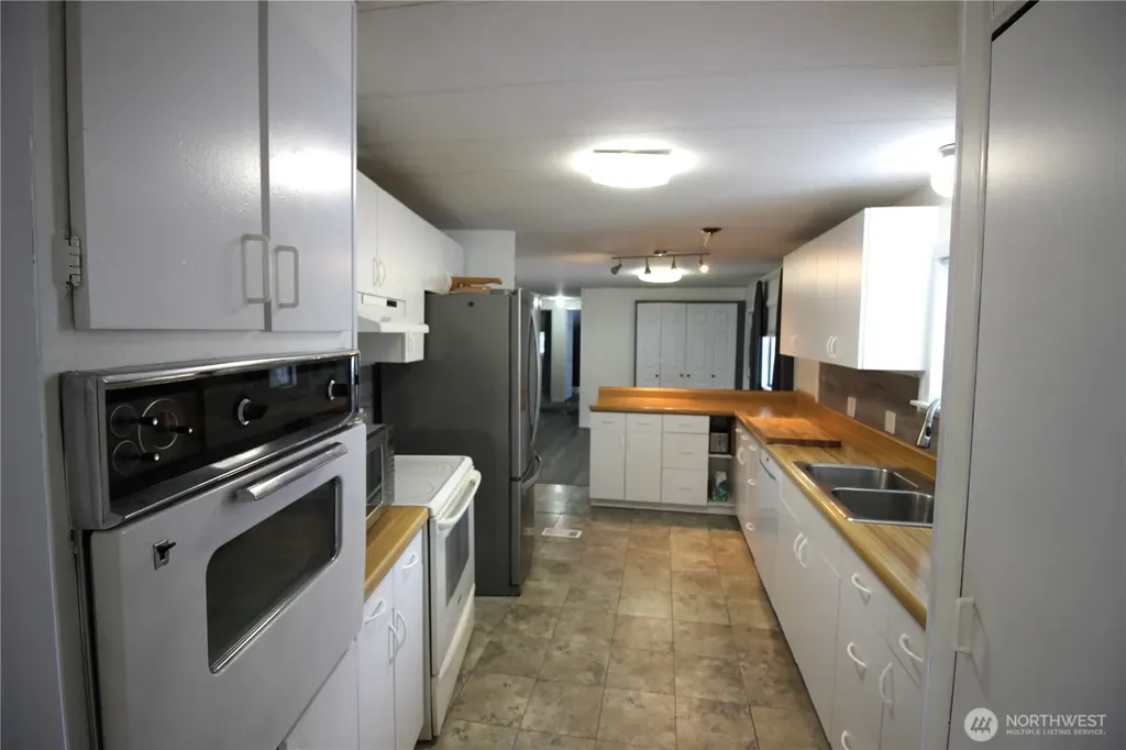 920 Cottonwood Drive Enumclaw WA 98022