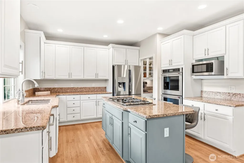 8218 NE 187th Way Kenmore WA 98028