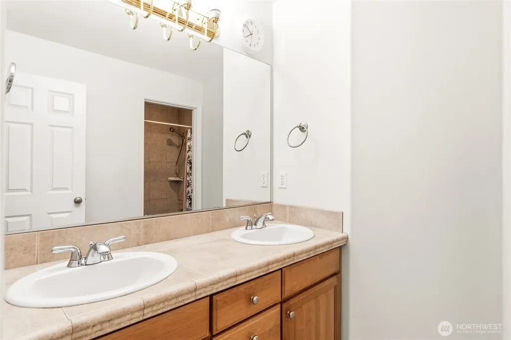 8218 NE 187th Way Kenmore WA 98028