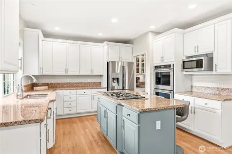 8218 NE 187th Way Kenmore WA 98028