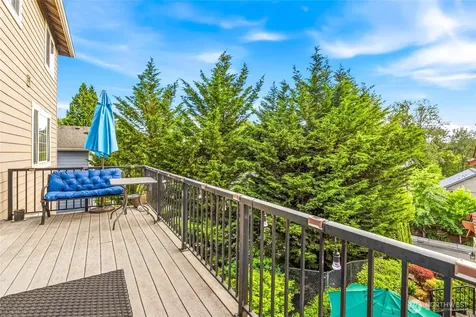 8218 NE 187th Way Kenmore WA 98028