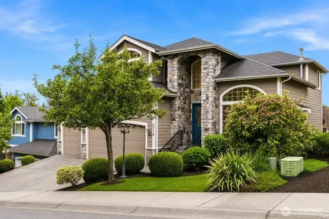 8218 NE 187th Way Kenmore WA 98028