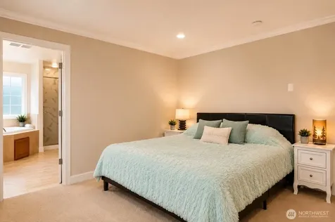 8218 NE 187th Way Kenmore WA 98028