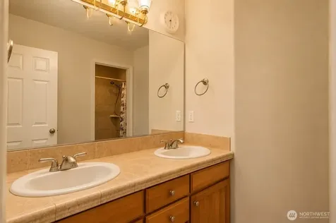 8218 NE 187th Way Kenmore WA 98028