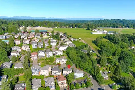 8218 NE 187th Way Kenmore WA 98028