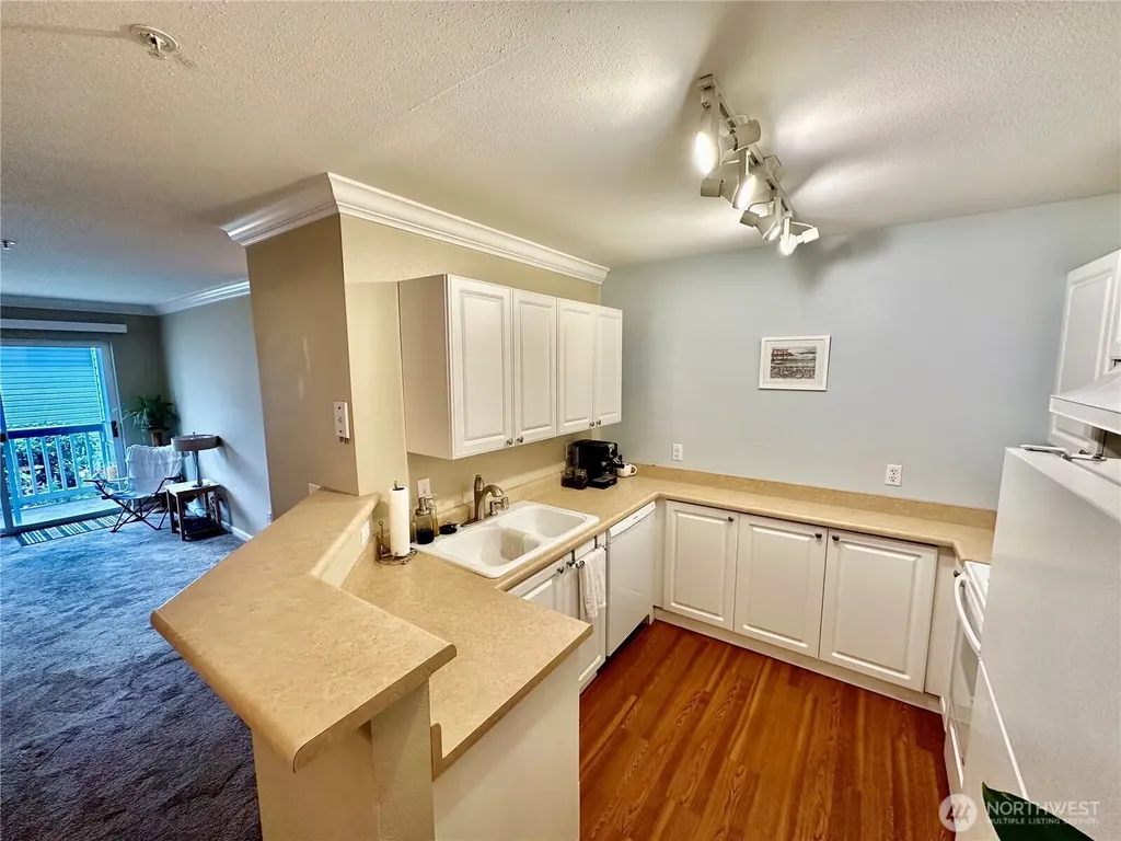 33020 10th Avenue SW Federal Way WA 98023