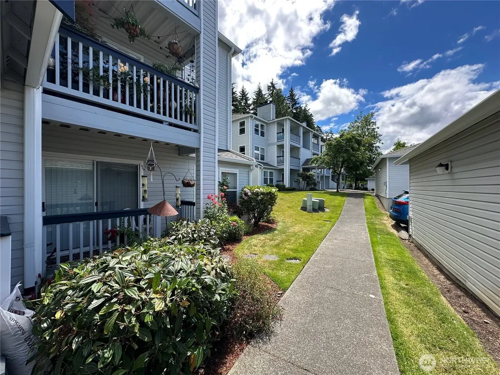 33020 10th Avenue SW Federal Way WA 98023