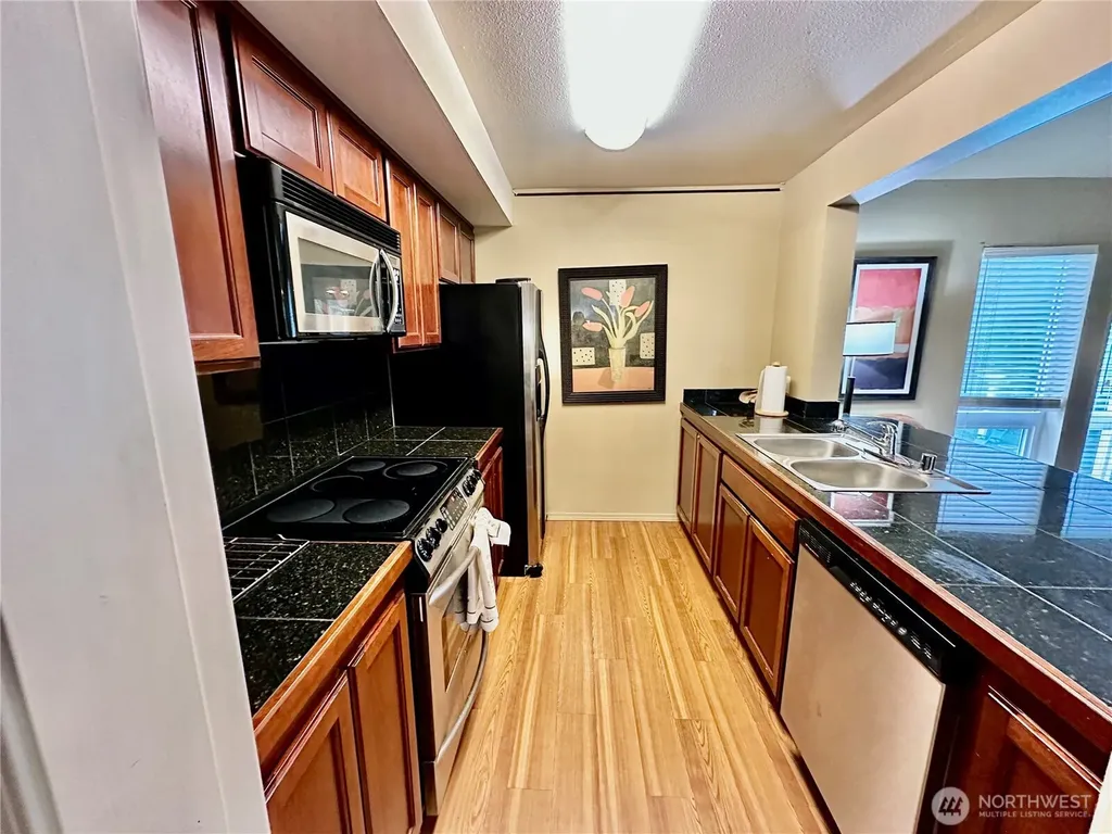 33020 10th Avenue SW Federal Way WA 98023
