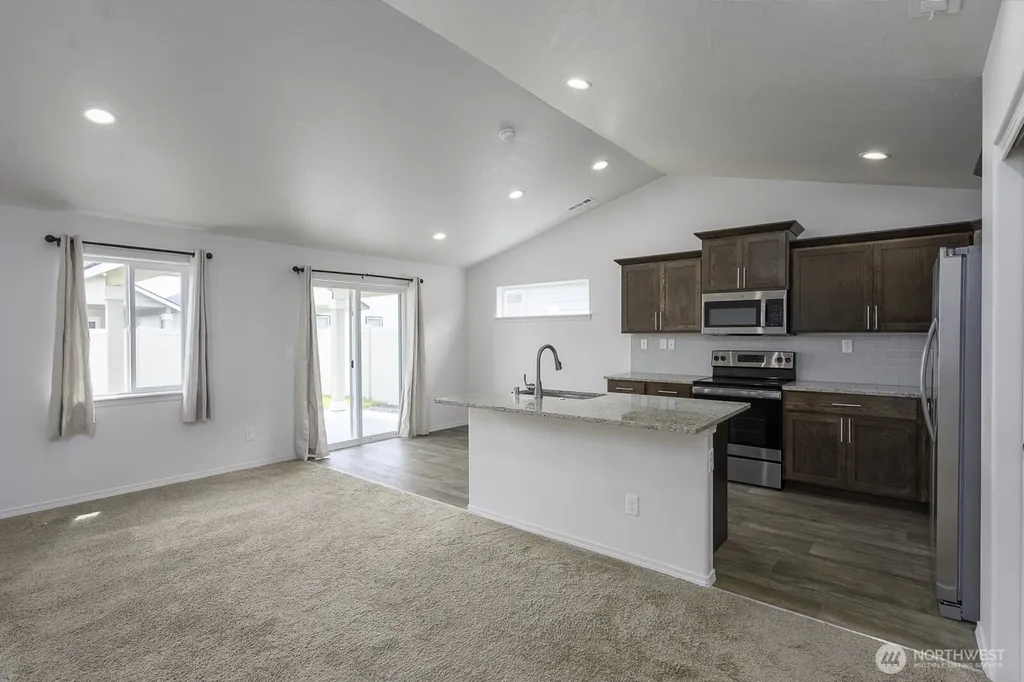 1013 W Maple Drive Moses Lake WA 98837