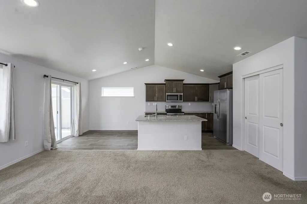 1013 W Maple Drive Moses Lake WA 98837