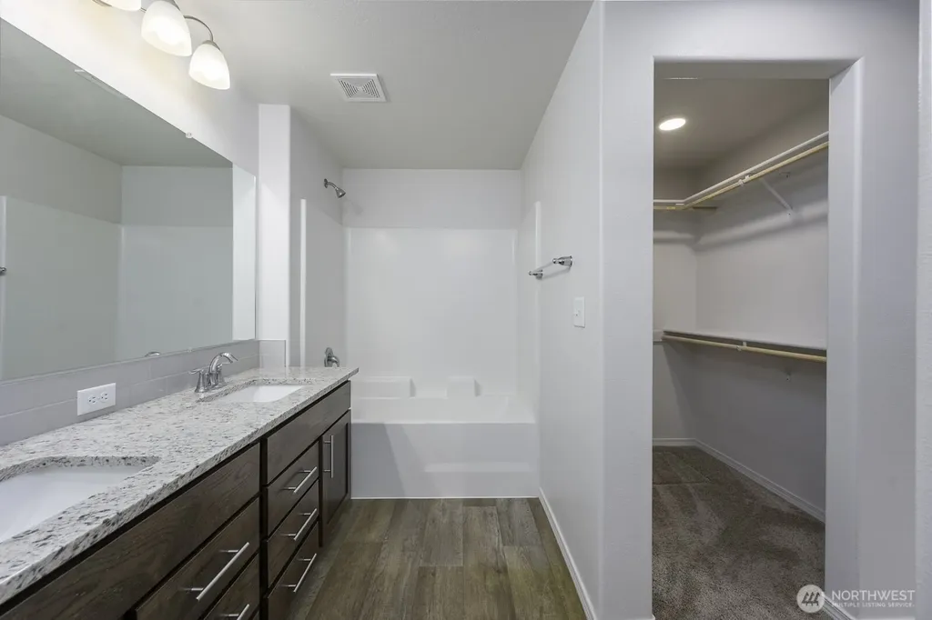 1013 W Maple Drive Moses Lake WA 98837