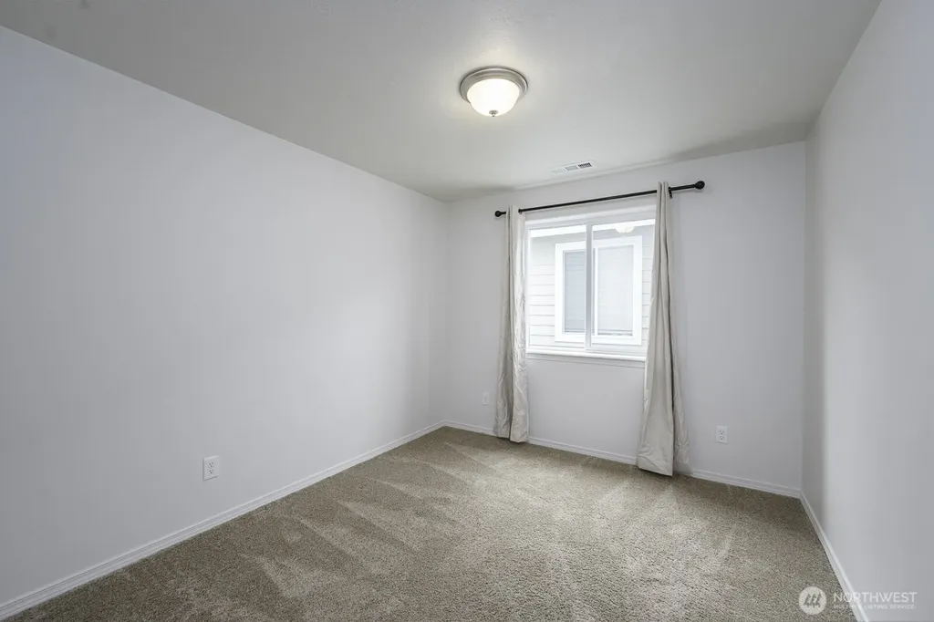 1013 W Maple Drive Moses Lake WA 98837