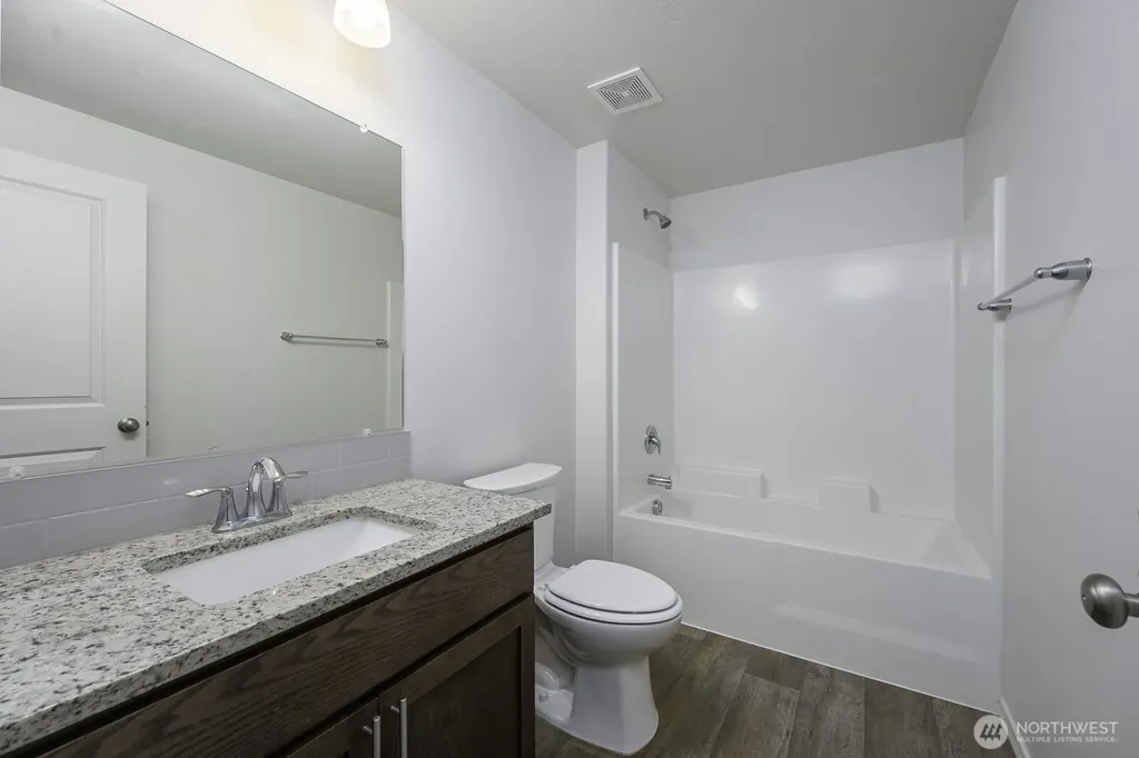 1013 W Maple Drive Moses Lake WA 98837