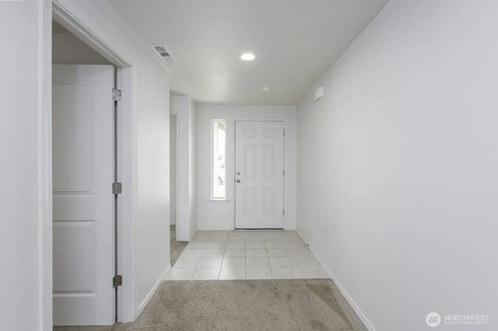 1013 W Maple Drive Moses Lake WA 98837