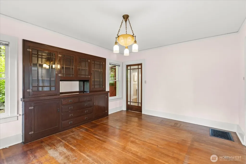 18608 101st Avenue NE Bothell WA 98011