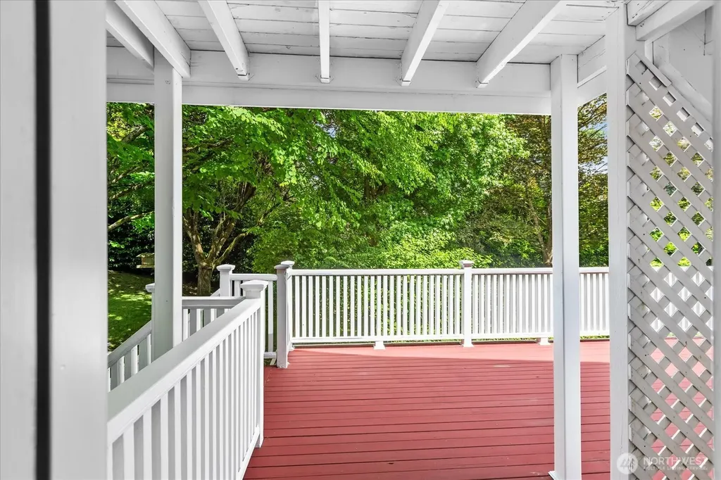 18608 101st Avenue NE Bothell WA 98011