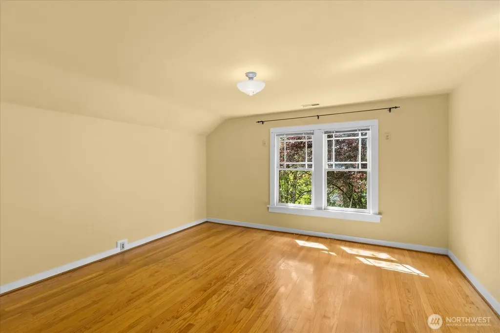 18608 101st Avenue NE Bothell WA 98011
