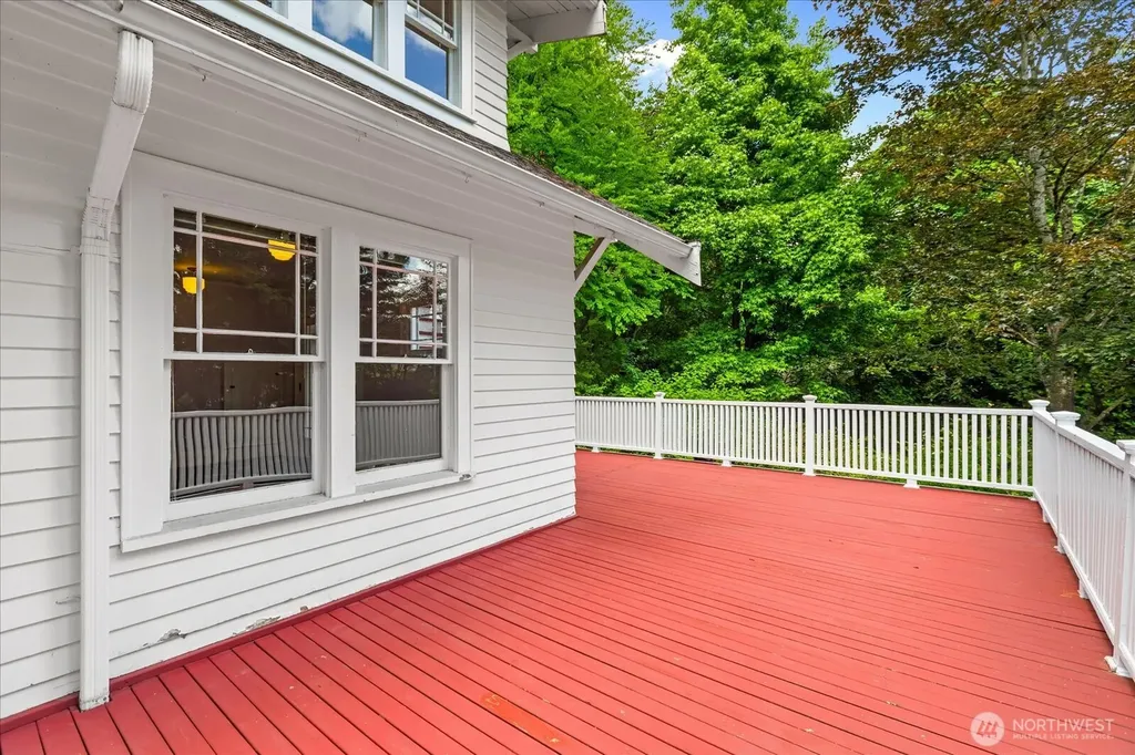 18608 101st Avenue NE Bothell WA 98011
