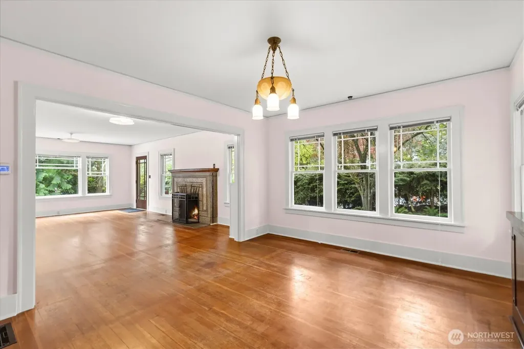 18608 101st Avenue NE Bothell WA 98011