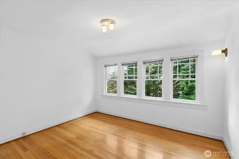 18608 101st Avenue NE Bothell WA 98011
