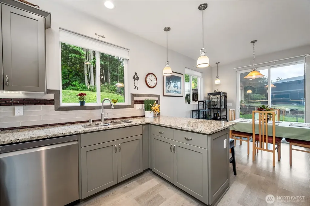 5519 Whitehorn Way Blaine WA 98230