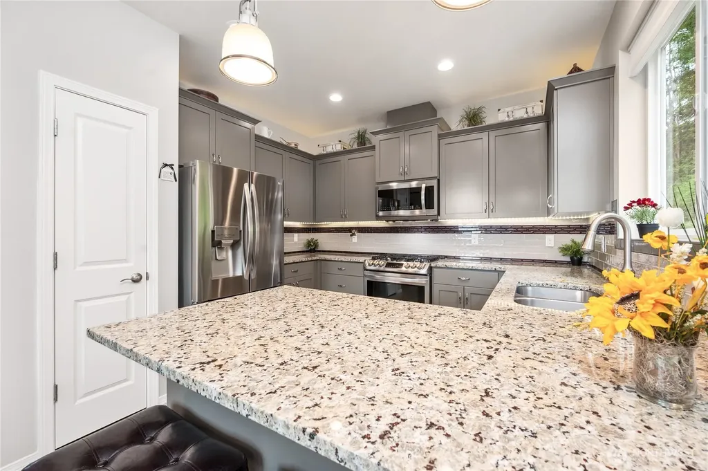 5519 Whitehorn Way Blaine WA 98230