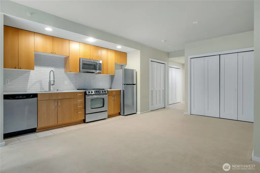 81 Clay Street Seattle WA 98121