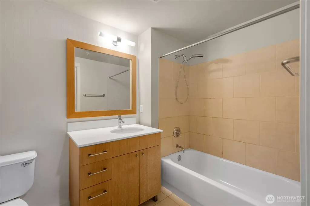 81 Clay Street Seattle WA 98121