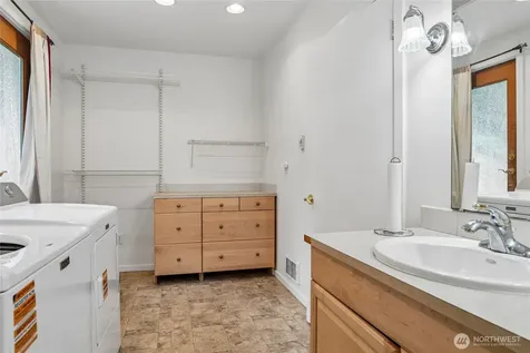 11122 27th Drive SE Everett WA 98208