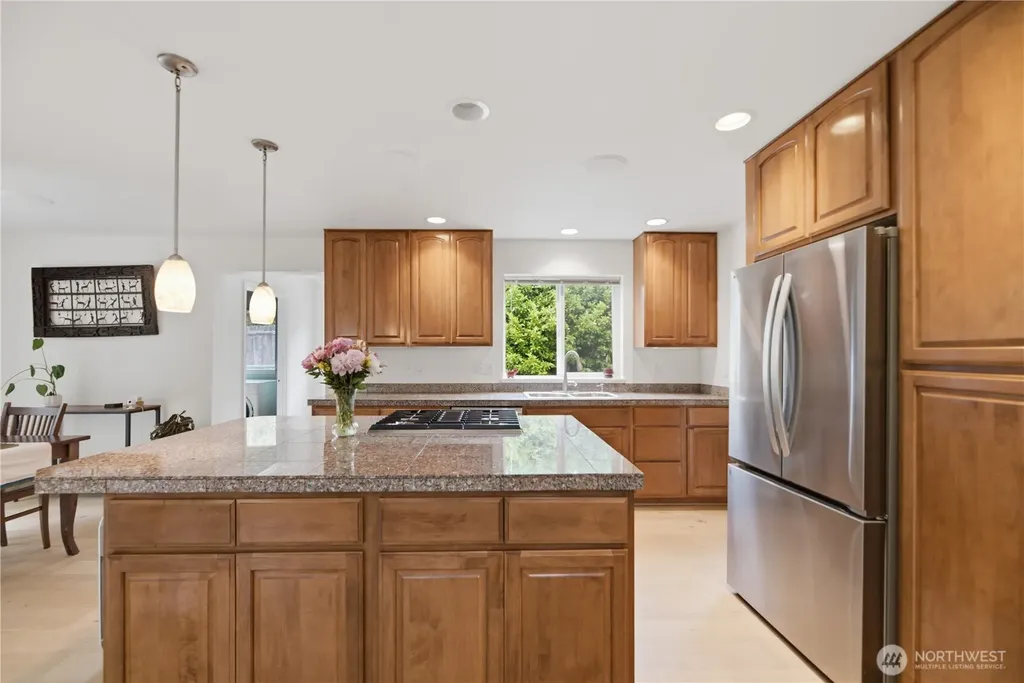 2484 Soundview Drive NE Bainbridge Island WA 98110